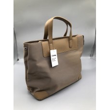 Elegant Brown Leather，Glowbag Handbag ， Classic, Chic, and Versatile